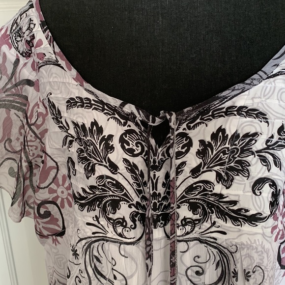 Lined short sleeve top, size XL - Picture 3 of 4